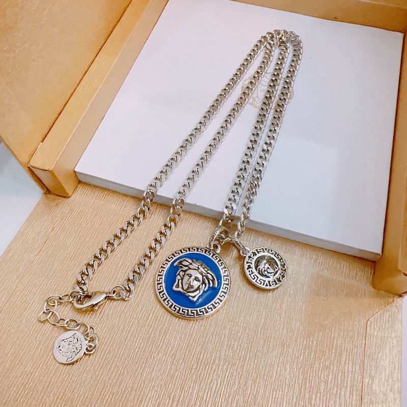 Versace necklace lyx260